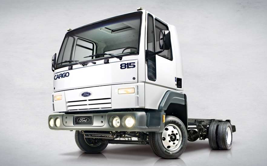 Ford_Cargo_815