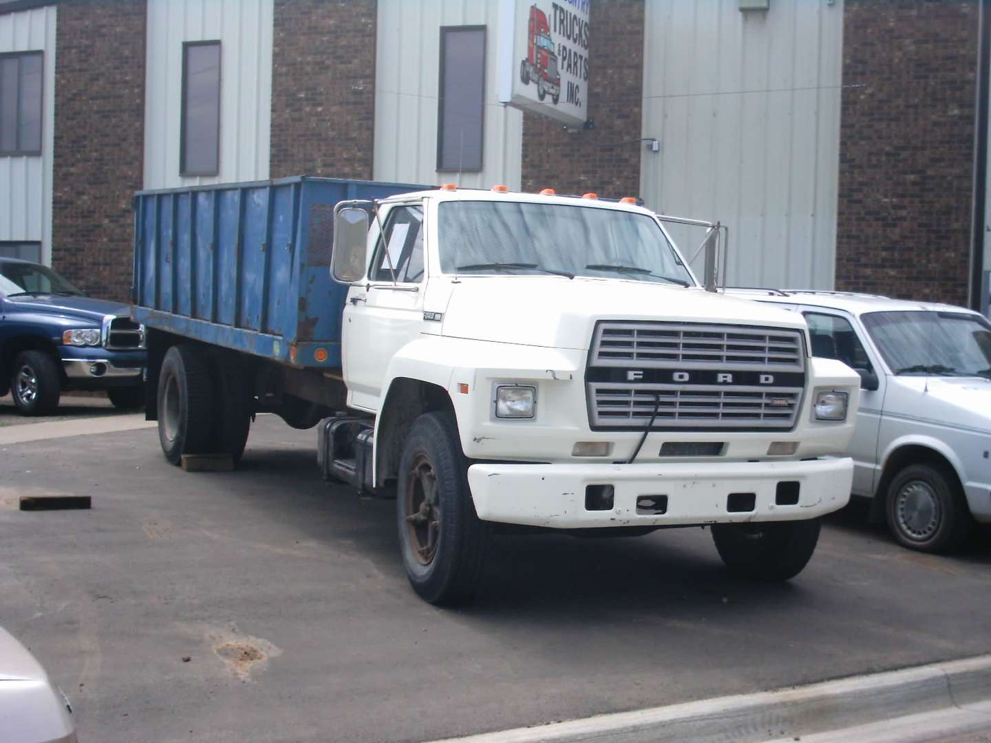 Ford F600 #9578273