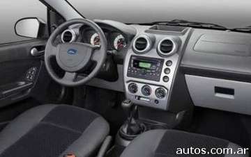 Ford Fiesta Max #8856950
