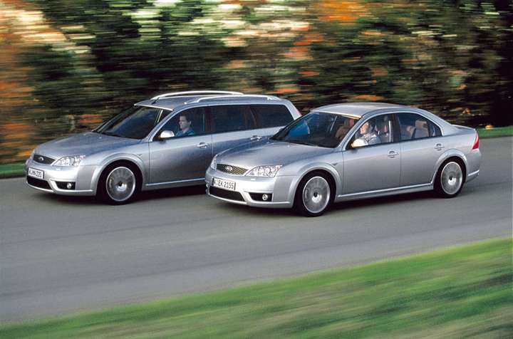 Ford_Mondeo_ST220