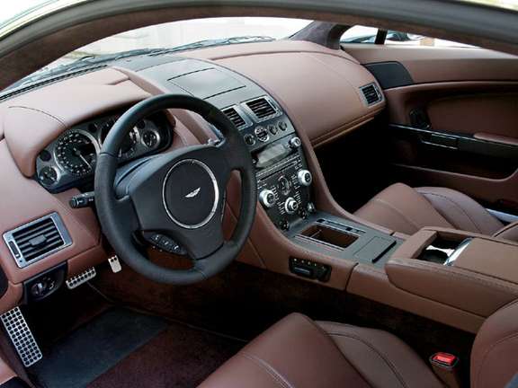Aston Martin V8 #7849974