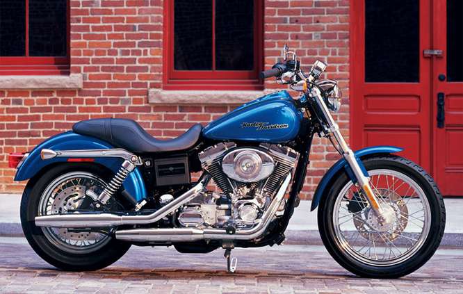 Harley-Davidson Super Glide #7737021