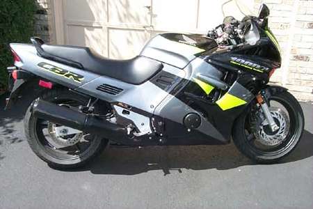 Honda_CBR_1000_F