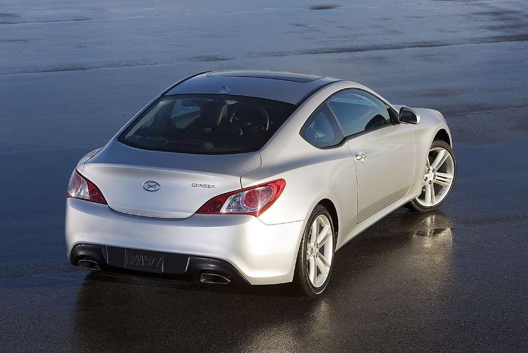 Hyundai Genesis #9366890