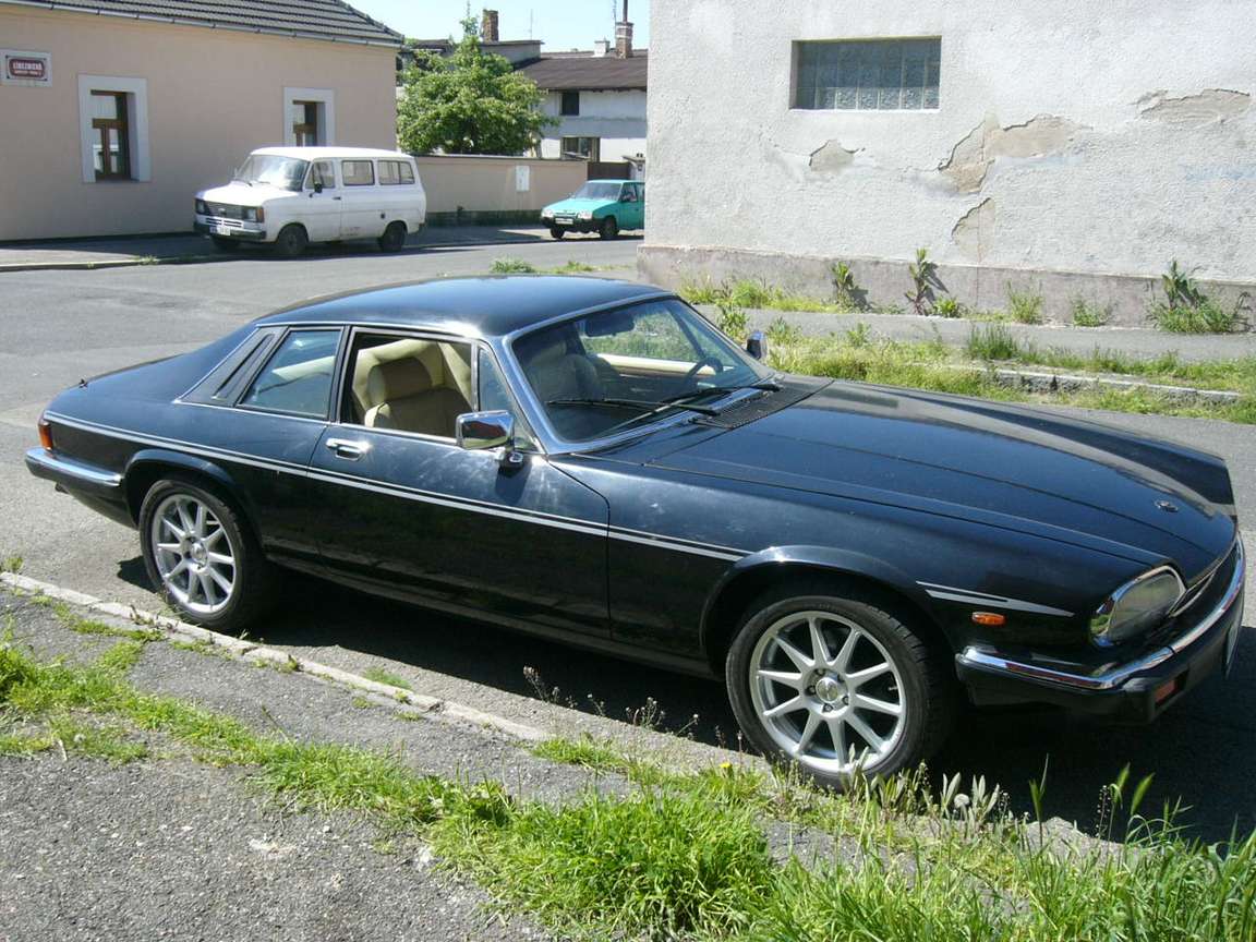 Jaguar_XJS_V12