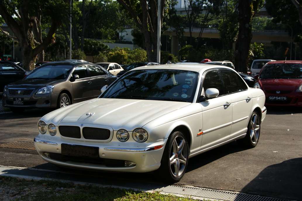 Jaguar XJR #8514355