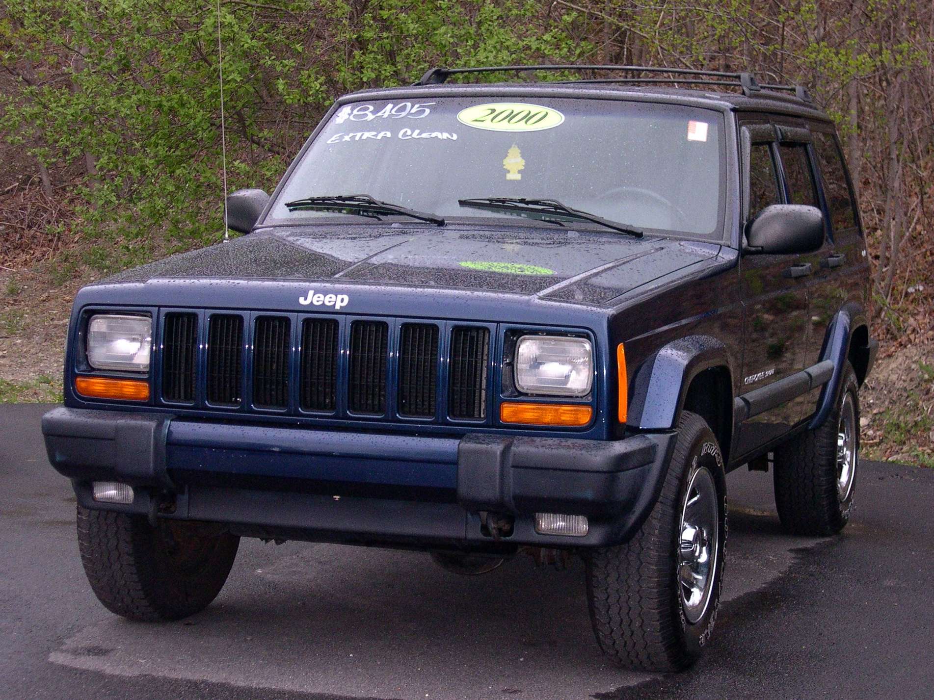 Jeep Cherokee #7641476