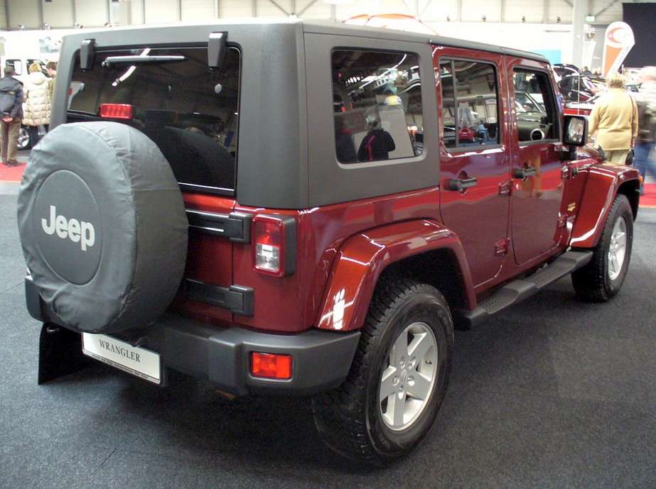 Jeep Wrangler Unlimited Sahara #7509738