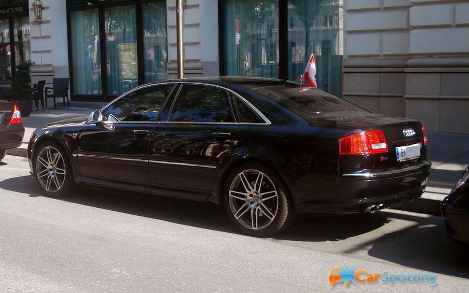 Audi_S8_V10