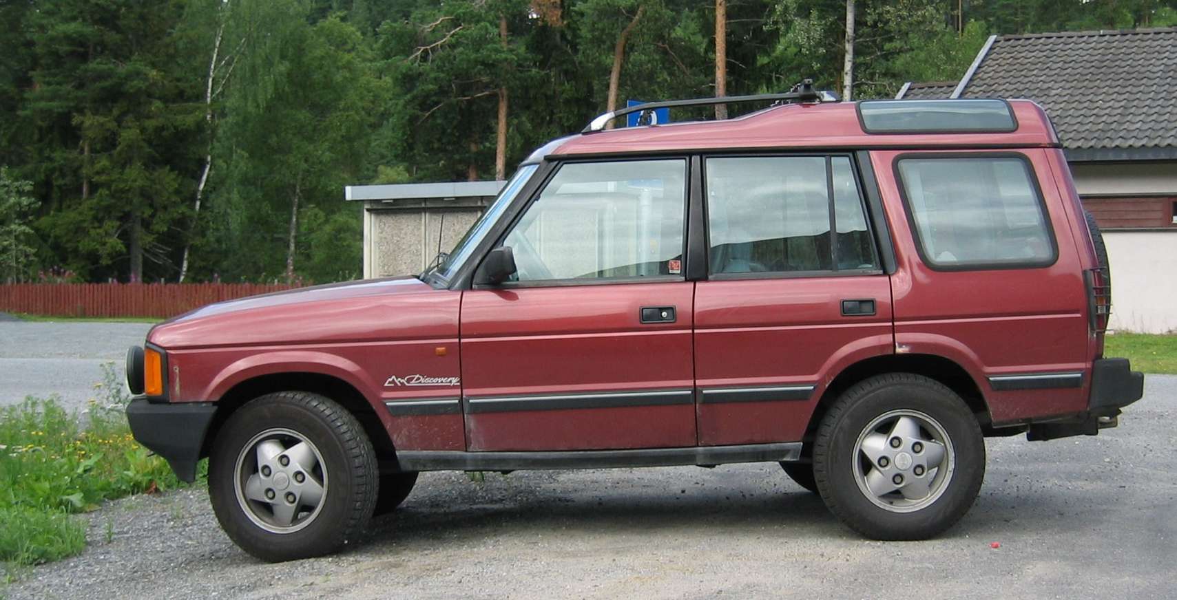 Land-Rover Discovery #9463067