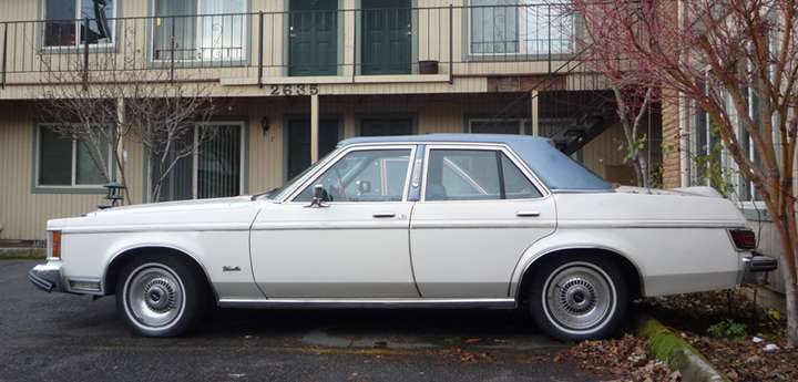 Lincoln Versailles #8373230