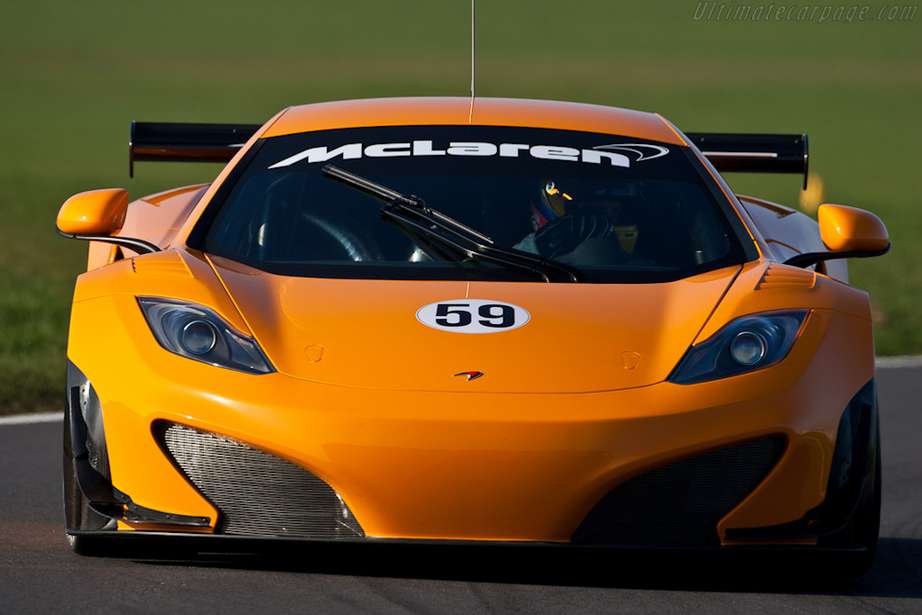 McLaren_MP4-12C_GT3