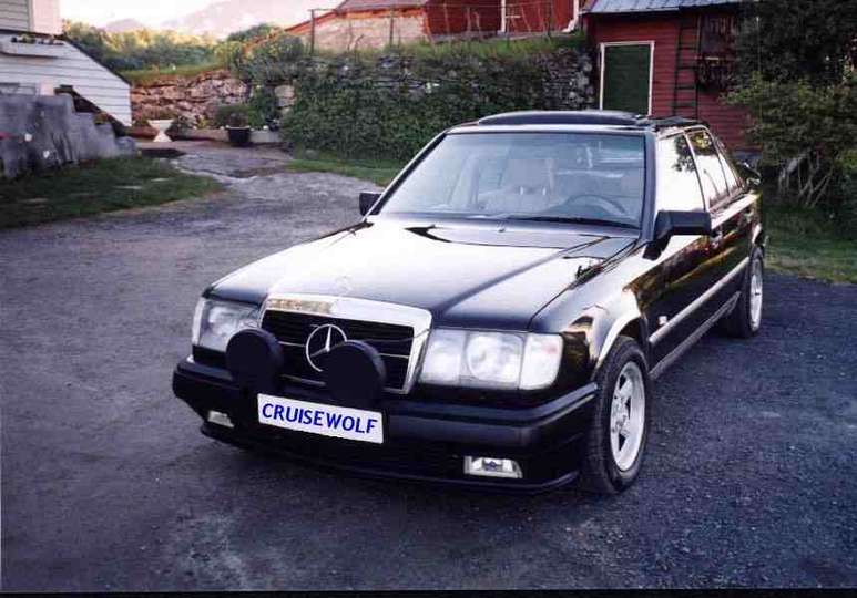Mercedes-Benz 300D #8435400