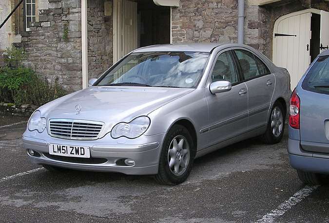 Mercedes-Benz_C220