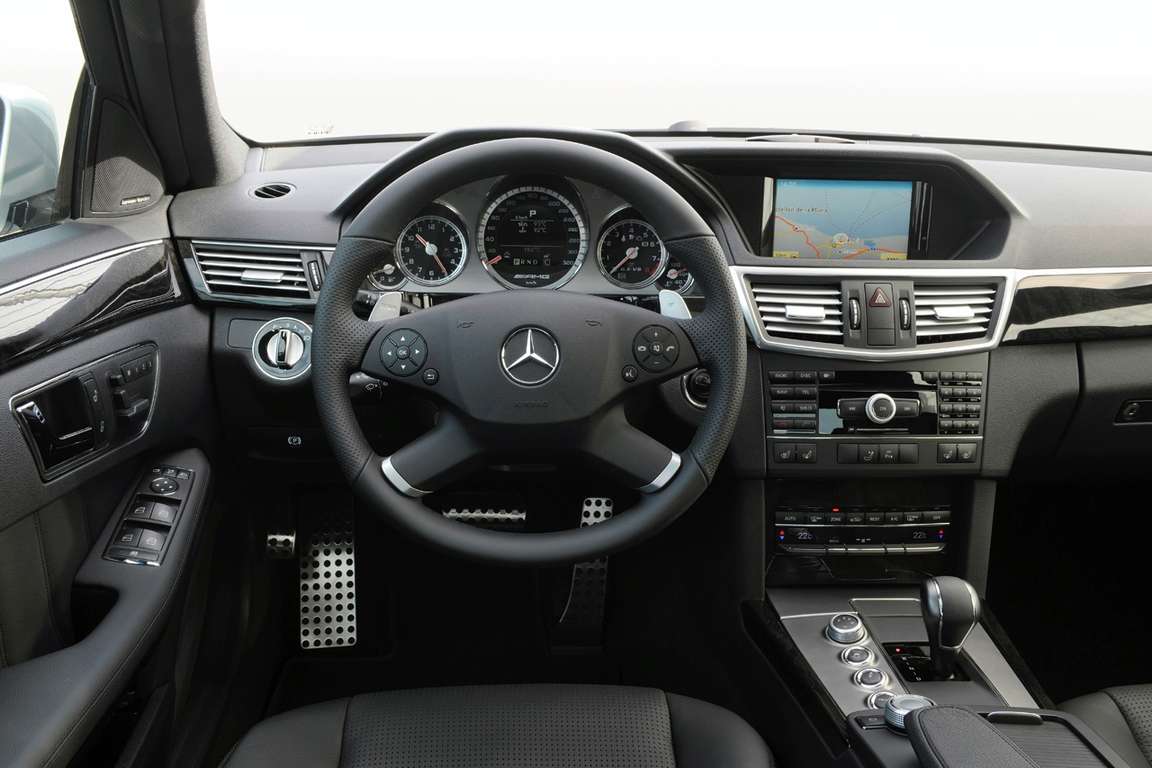 Mercedes-Benz E63 AMG #9271315