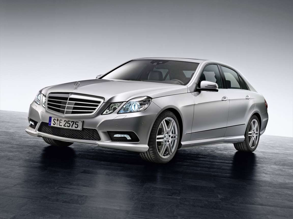 Mercedes-Benz_E_Class