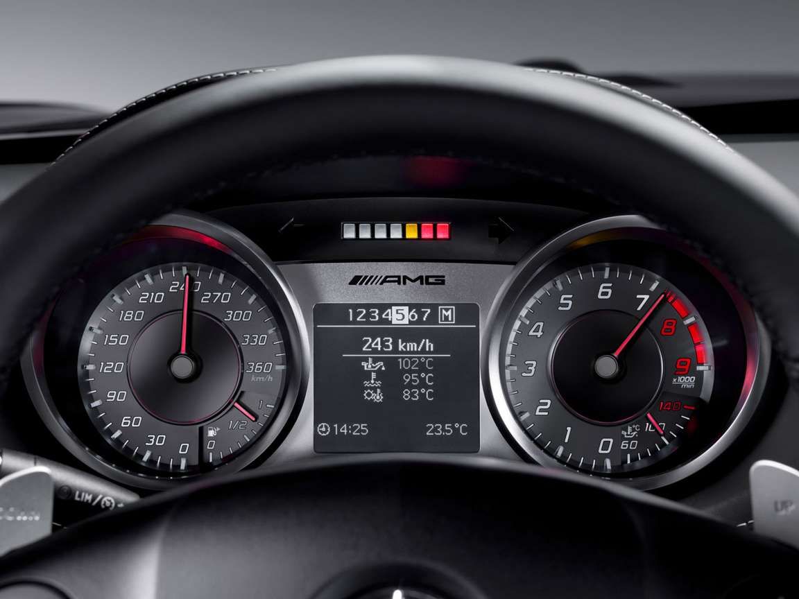 Mercedes-Benz_SLS_AMG
