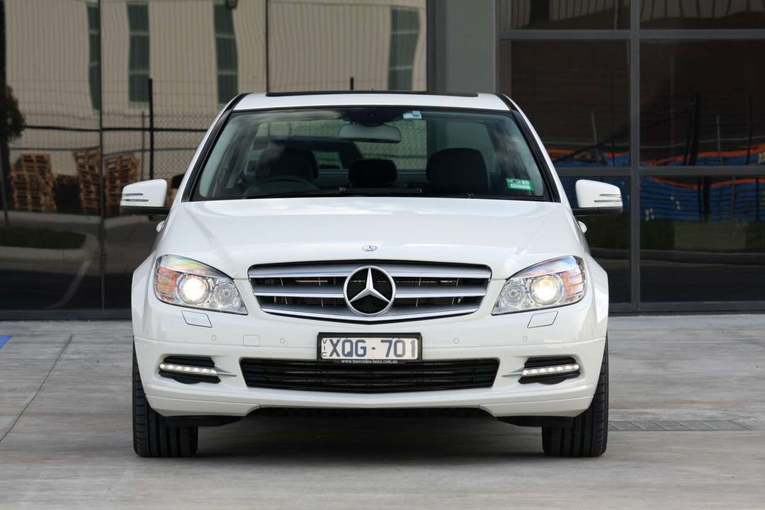 Mercedes-Benz C 200 #8981233