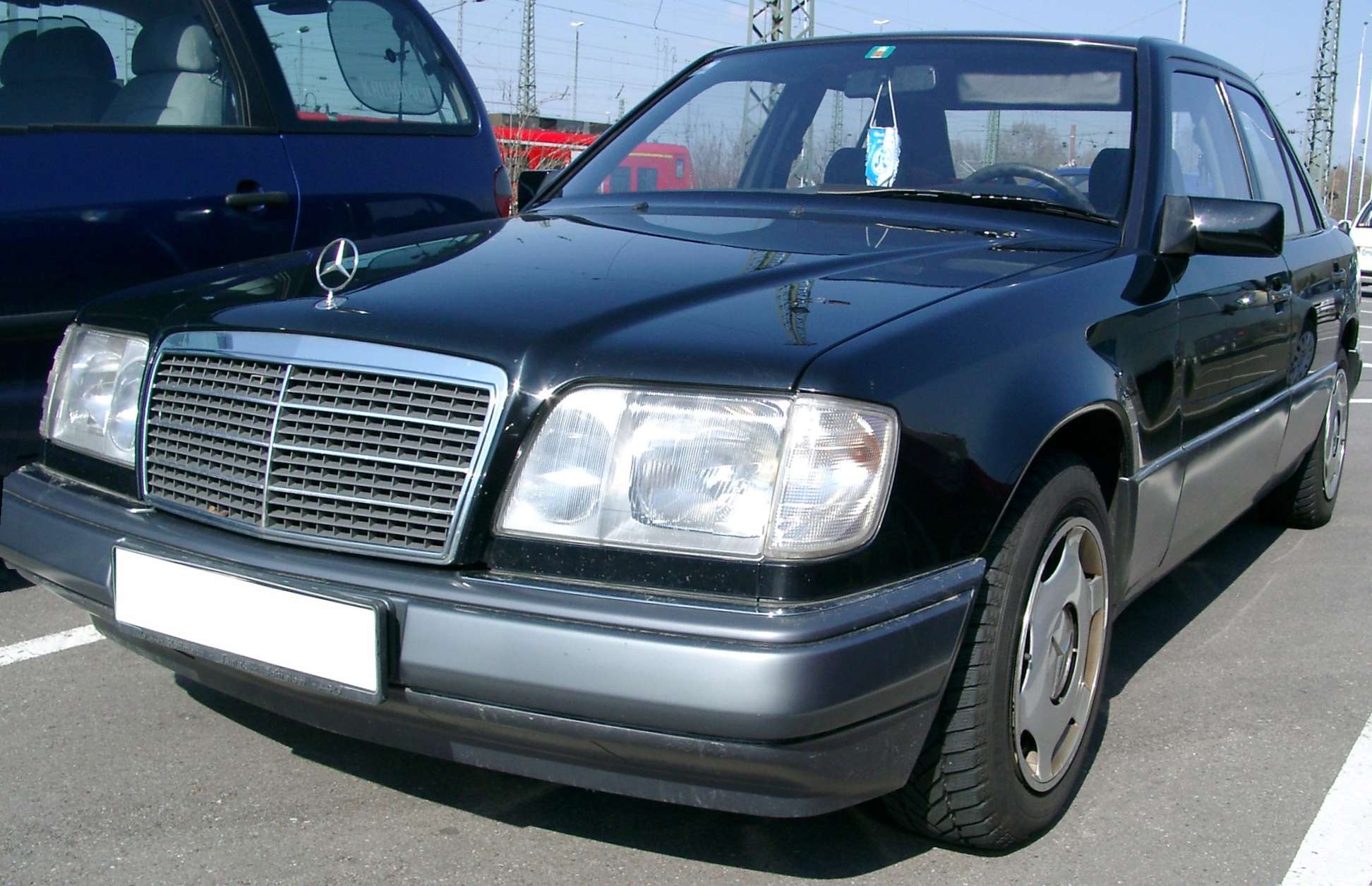 Mercedes-Benz_W124