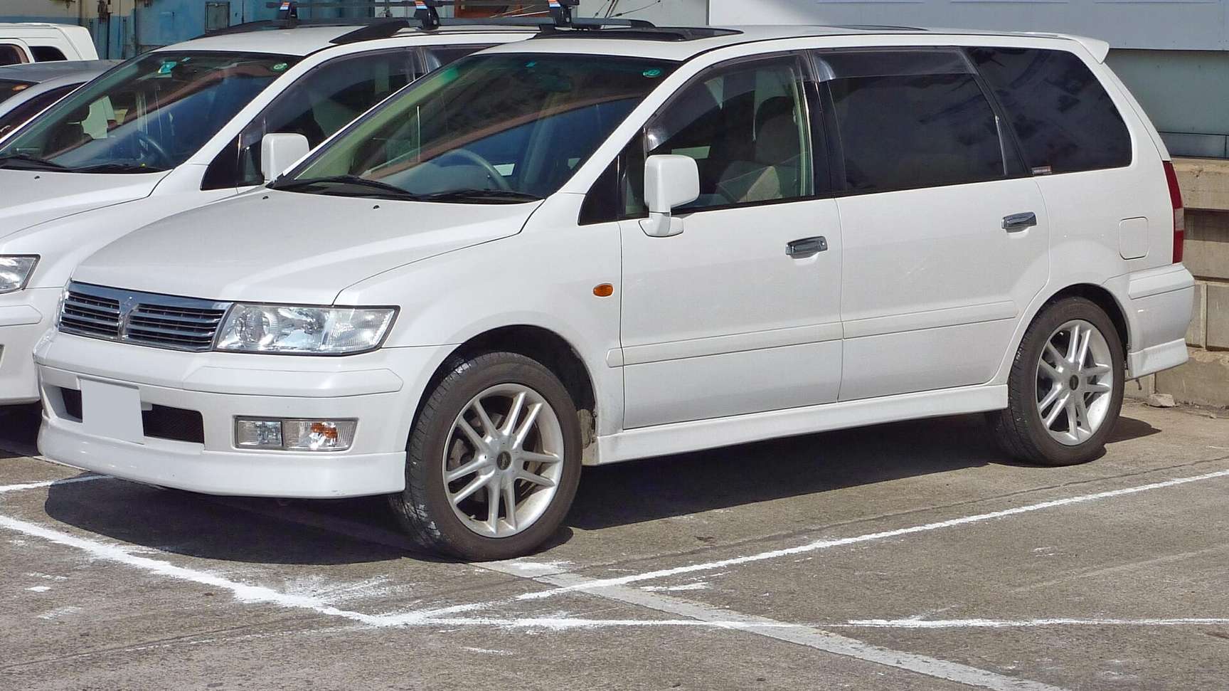 Mitsubishi Chariot #8577465