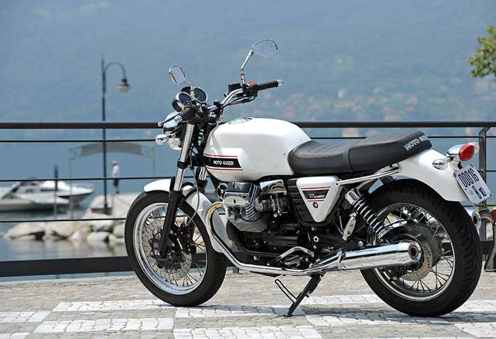 Moto Guzzi V7 Classic #8521188