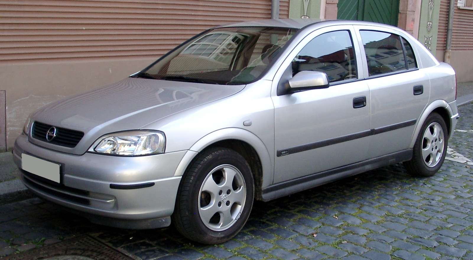 Opel Astra #9345797