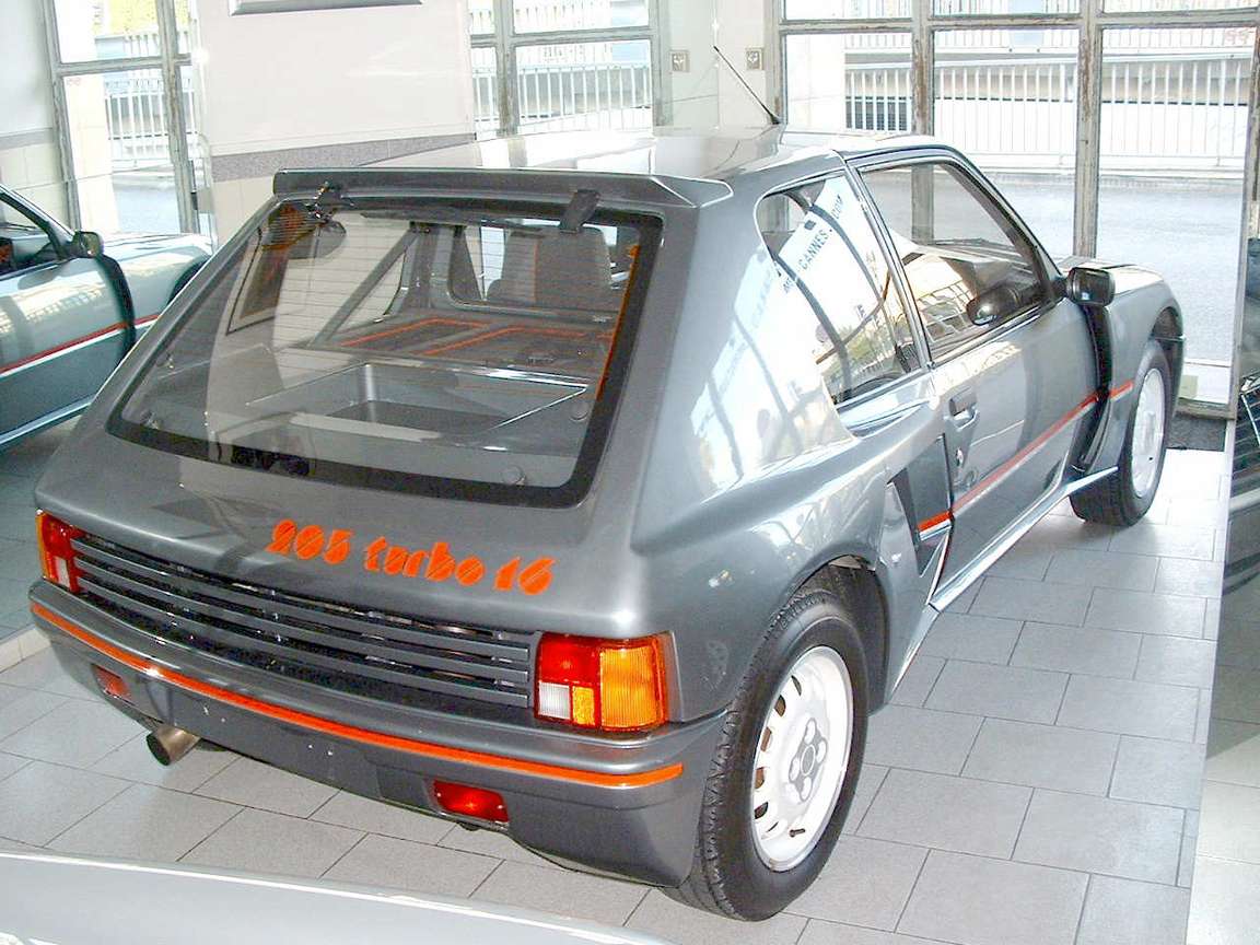 Peugeot_205_Turbo_16