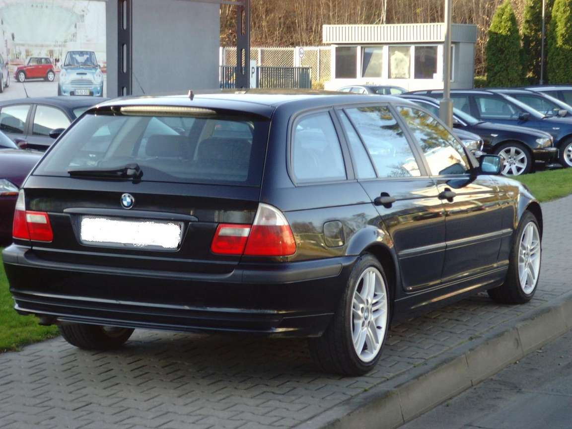 BMW_318i_Touring