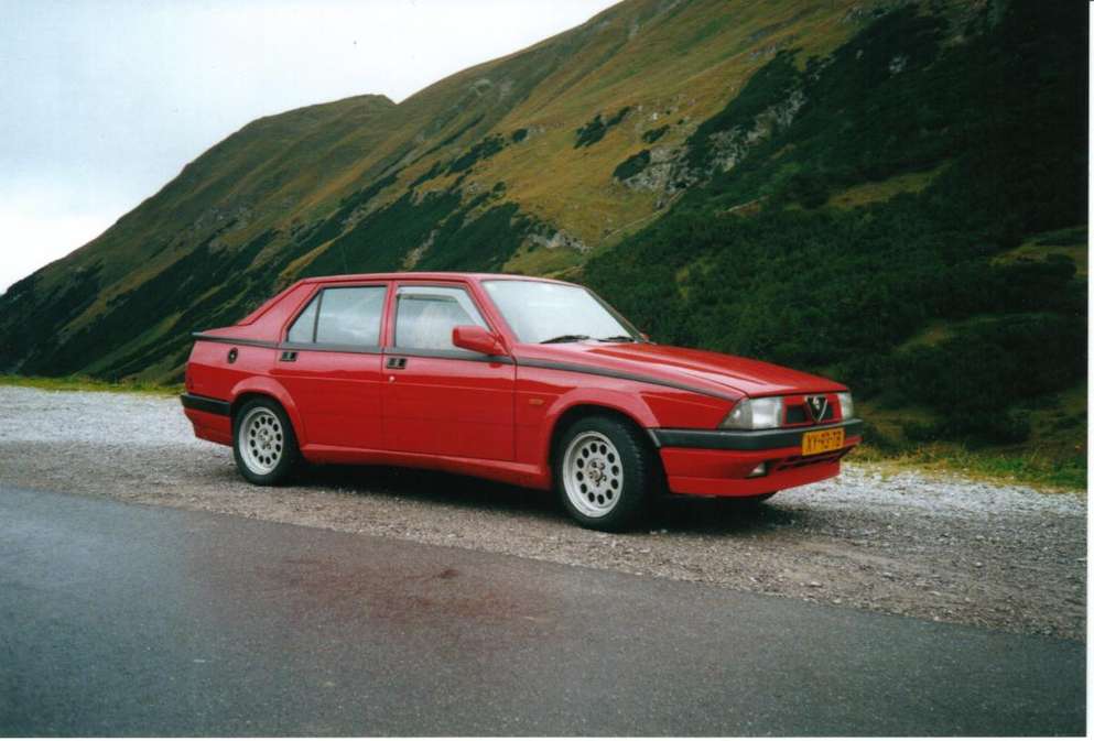 Alfa Romeo 75 #7116367