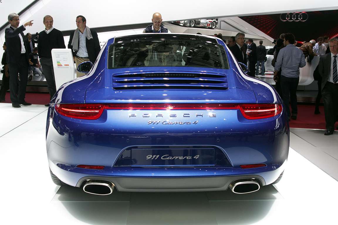 Porsche_911_Carrera_4S