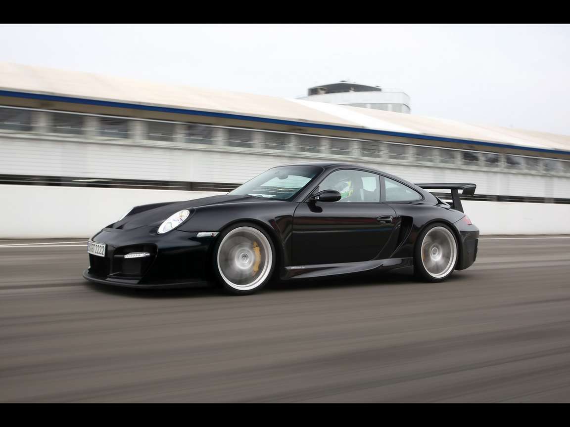 Porsche 911 GT2 RS #8876608