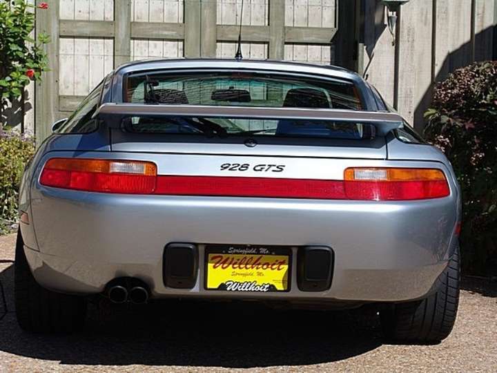 Porsche 928 GTS #9928898