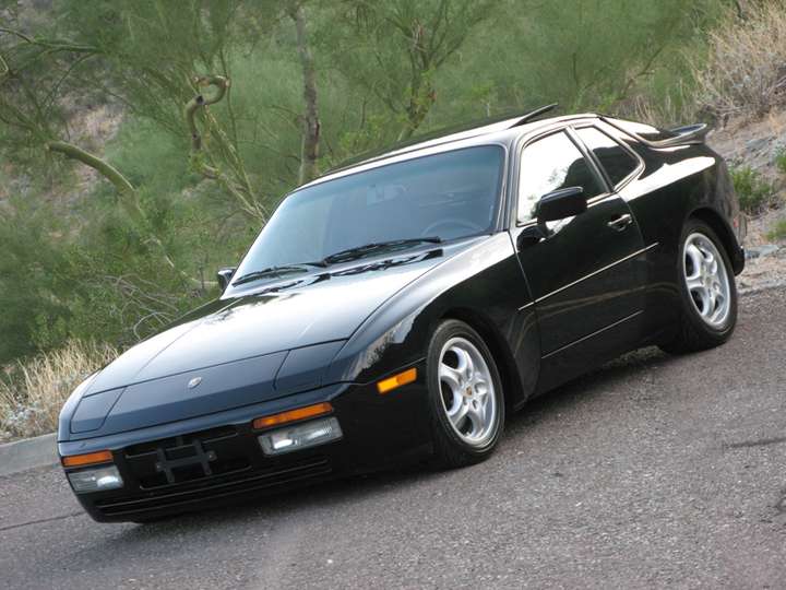 Porsche_944