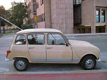 Renault 4 GTL #9739385