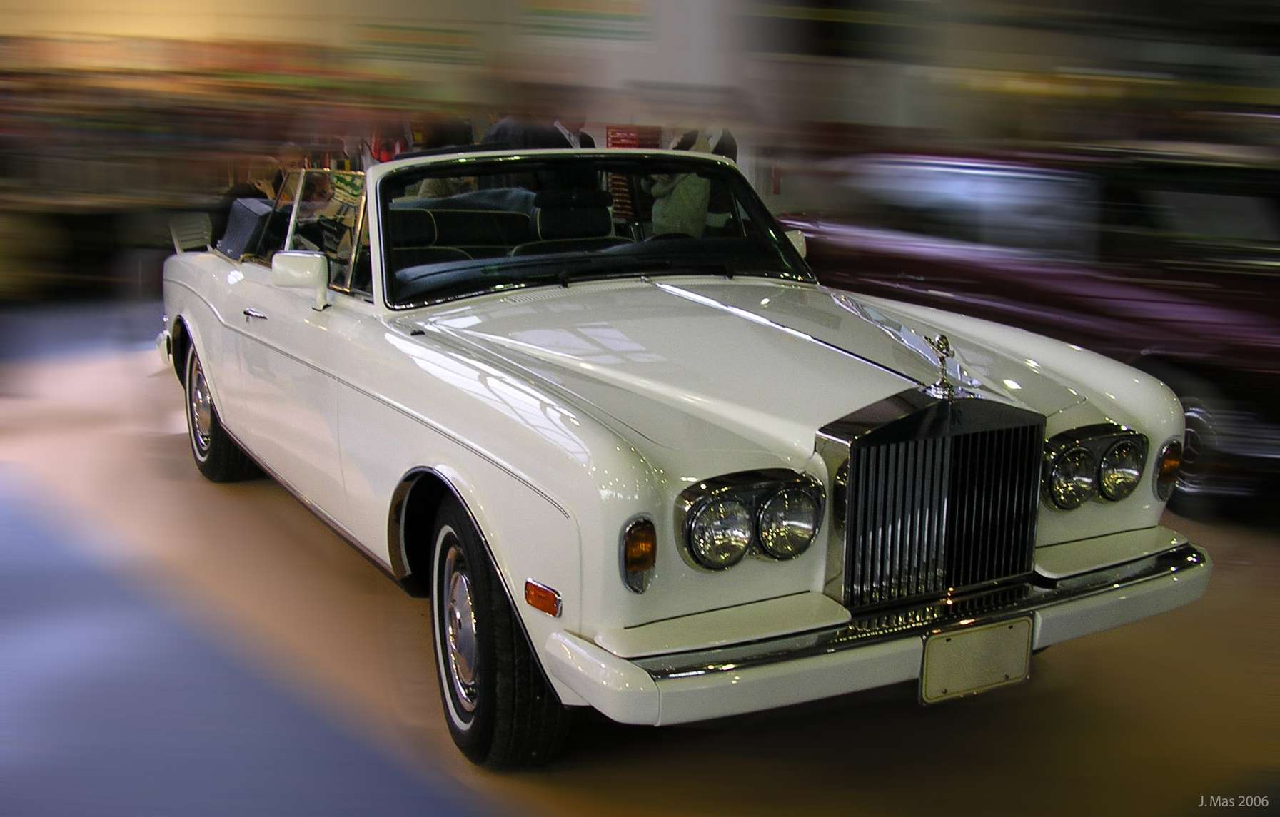 Rolls-Royce_Corniche
