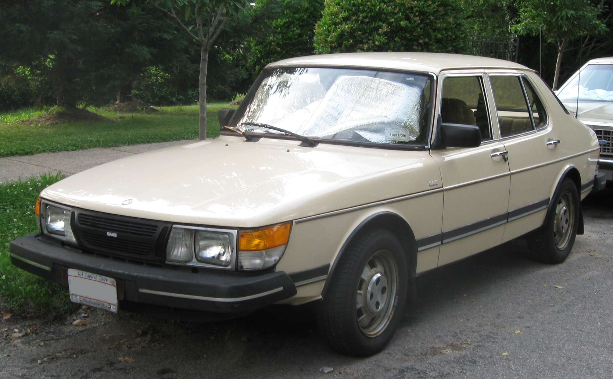 SAAB_900