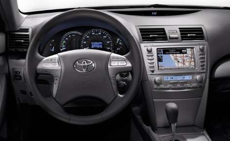 Toyota Camry Hybrid #7818738