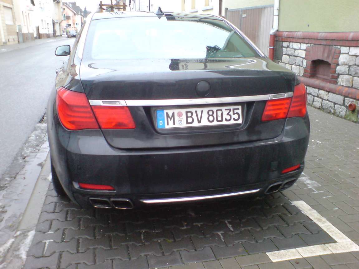 BMW 760i #9710885