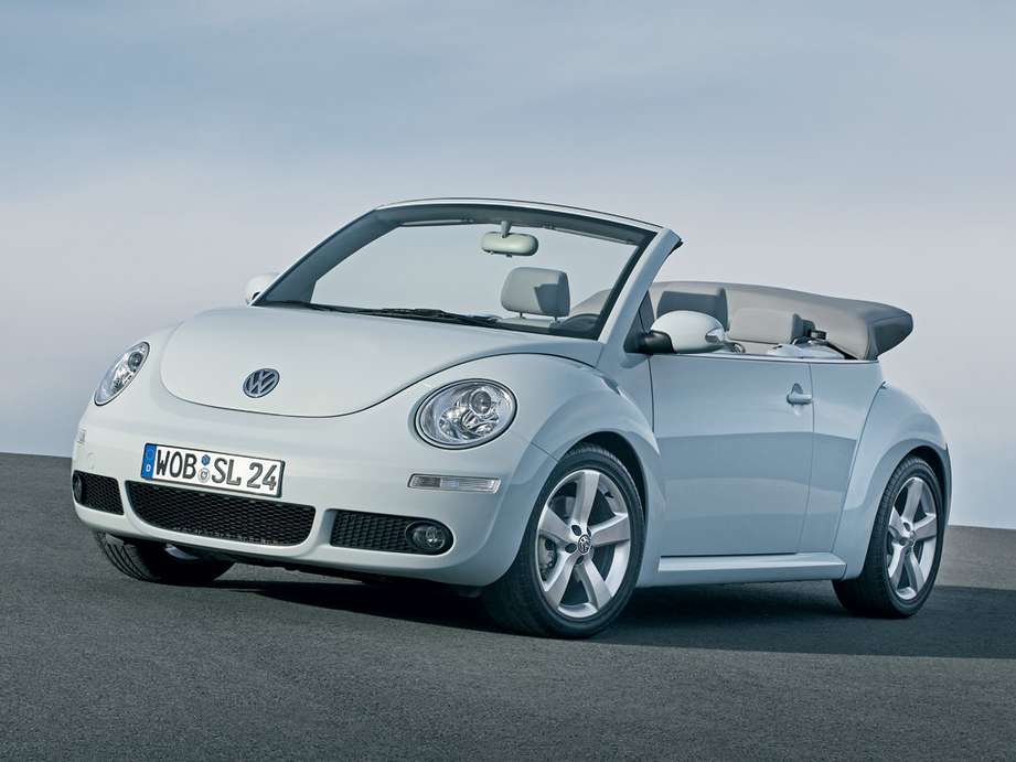 Volkswagen Beetle Convertible #9432888