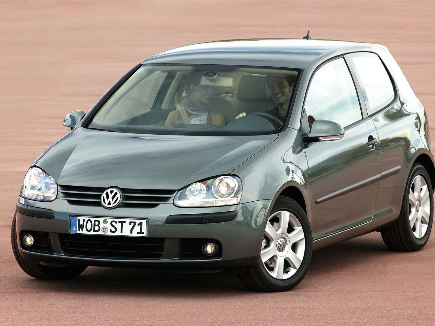 Volkswagen_Golf_V