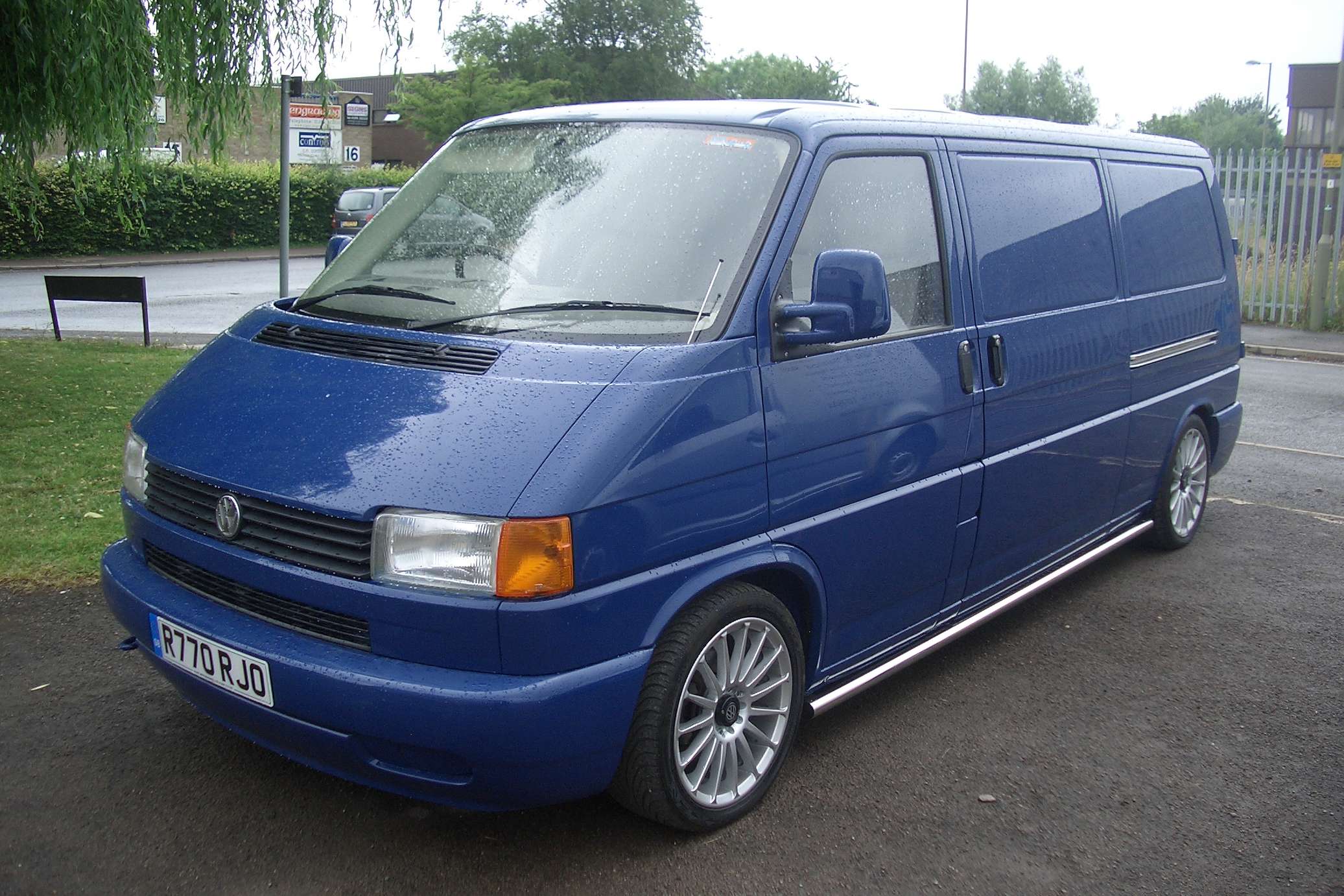 Volkswagen_Transporter_T4