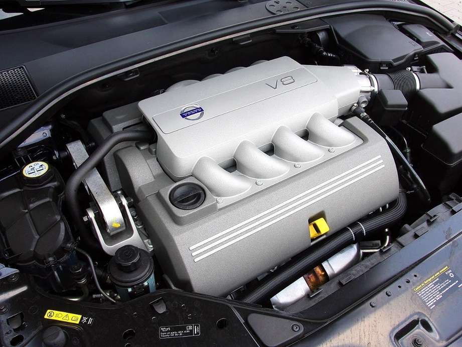 Volvo_S80_V8
