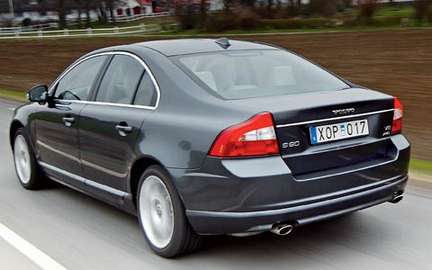 Volvo_S80_D5