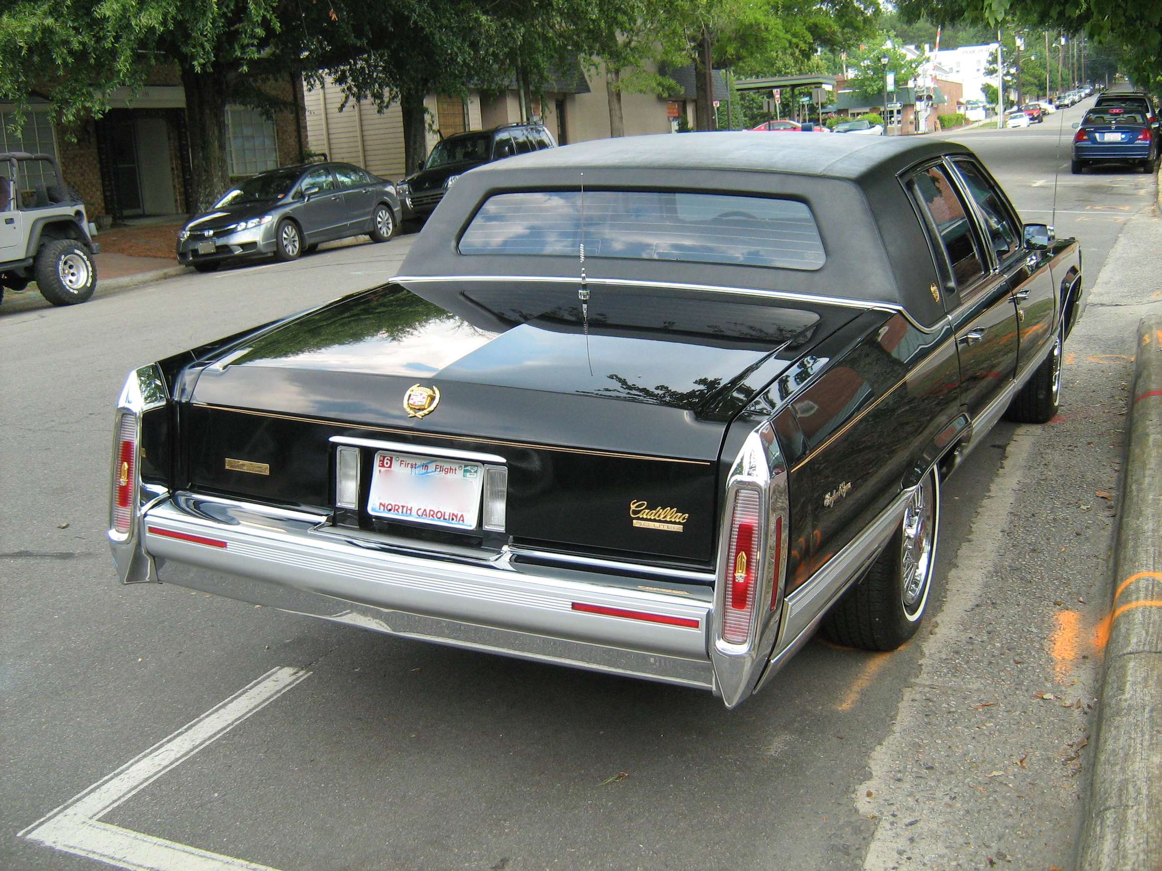 Cadillac Fleetwood #8968544
