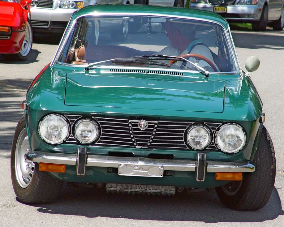 Alfa Romeo 2000 #8017046