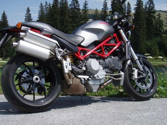 Ducati_Monster_S4R
