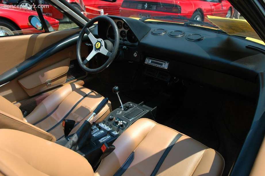 Ferrari 308 GTS #9326083