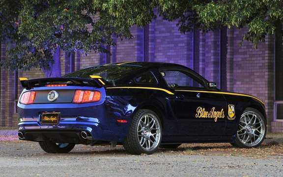Ford Mustang GT 2012: A special edition "Blue Angels" picture #2