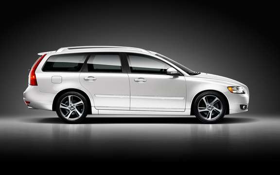 Volvo S40 models and withdraw its V50 in America