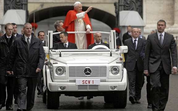 Hybrid Popemobile for Benedict XVI
